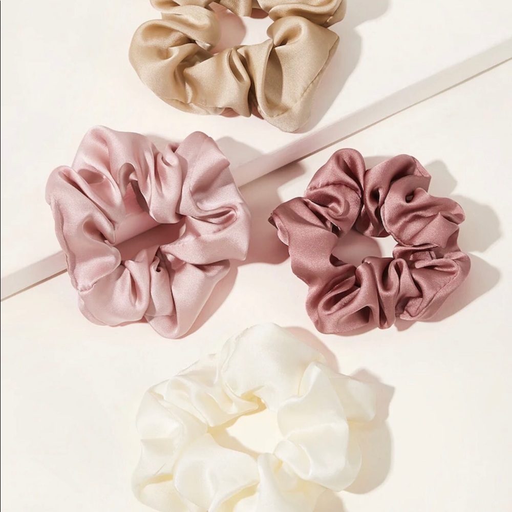 Simple Scruchie 4pcs